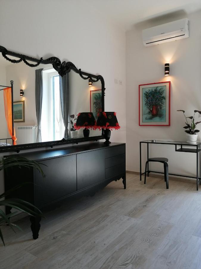 Apartament Love Mirrors And Flowers - Affitti Brevi Italia Bari Zewnętrze zdjęcie