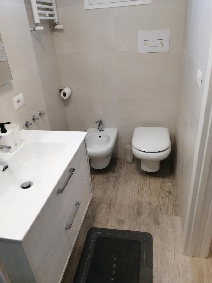 Apartament Love Mirrors And Flowers - Affitti Brevi Italia Bari Zewnętrze zdjęcie