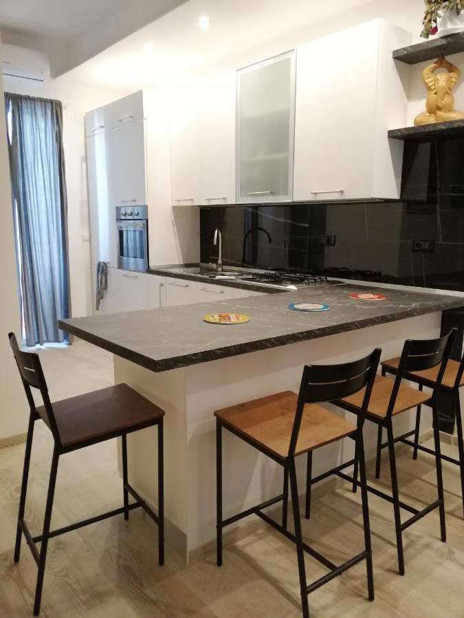 Apartament Love Mirrors And Flowers - Affitti Brevi Italia Bari Zewnętrze zdjęcie