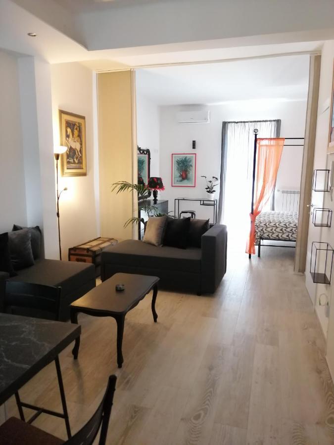 Apartament Love Mirrors And Flowers - Affitti Brevi Italia Bari Zewnętrze zdjęcie